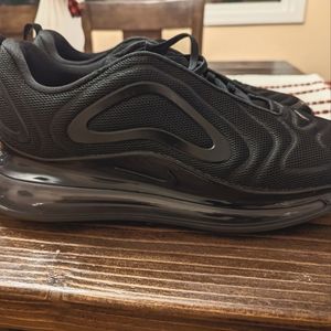 Nike Air Max 720 Triple Black